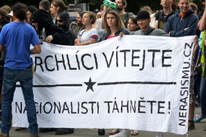 Refugees are welcome here, nationalists go away, foto: Martin Malec