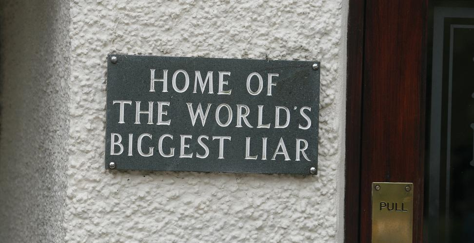 Worlds Biggest Liar Alan Cleaver cr