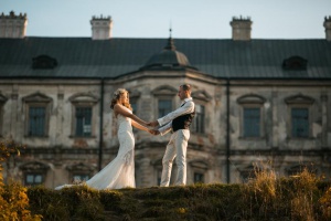 Beautiful Couple Posing, foto: Teksomolika/BigStock