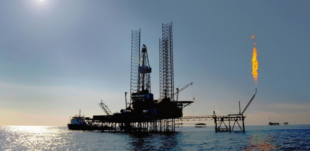 Jack up rig in the caspian sea e1463321890331