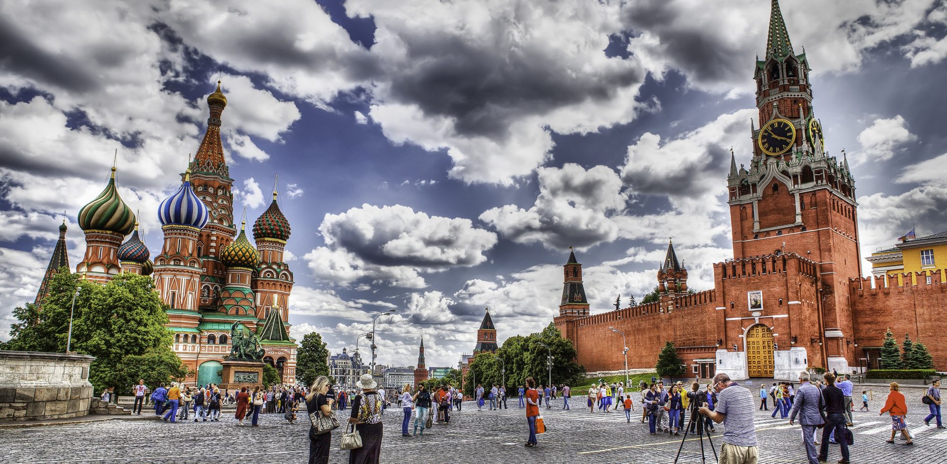 Red square Moscow cityscape 8309148721 1 e1463584781382