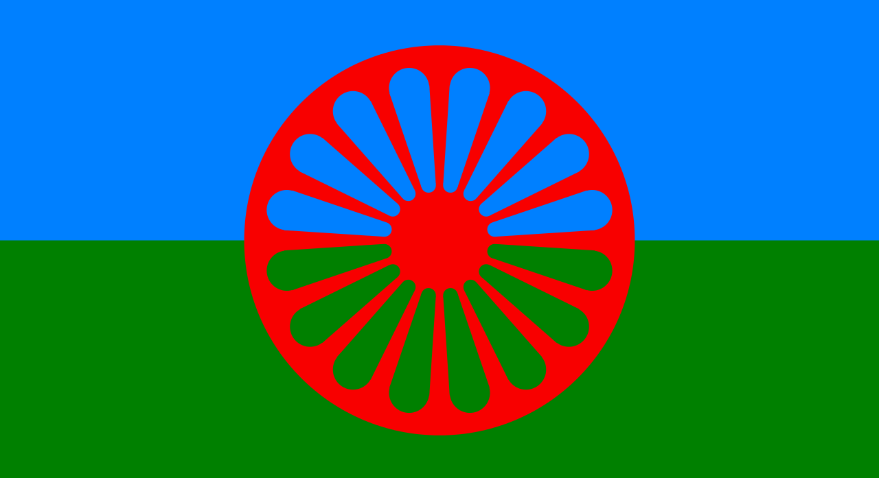 Flag of the Romani people e1466183838387