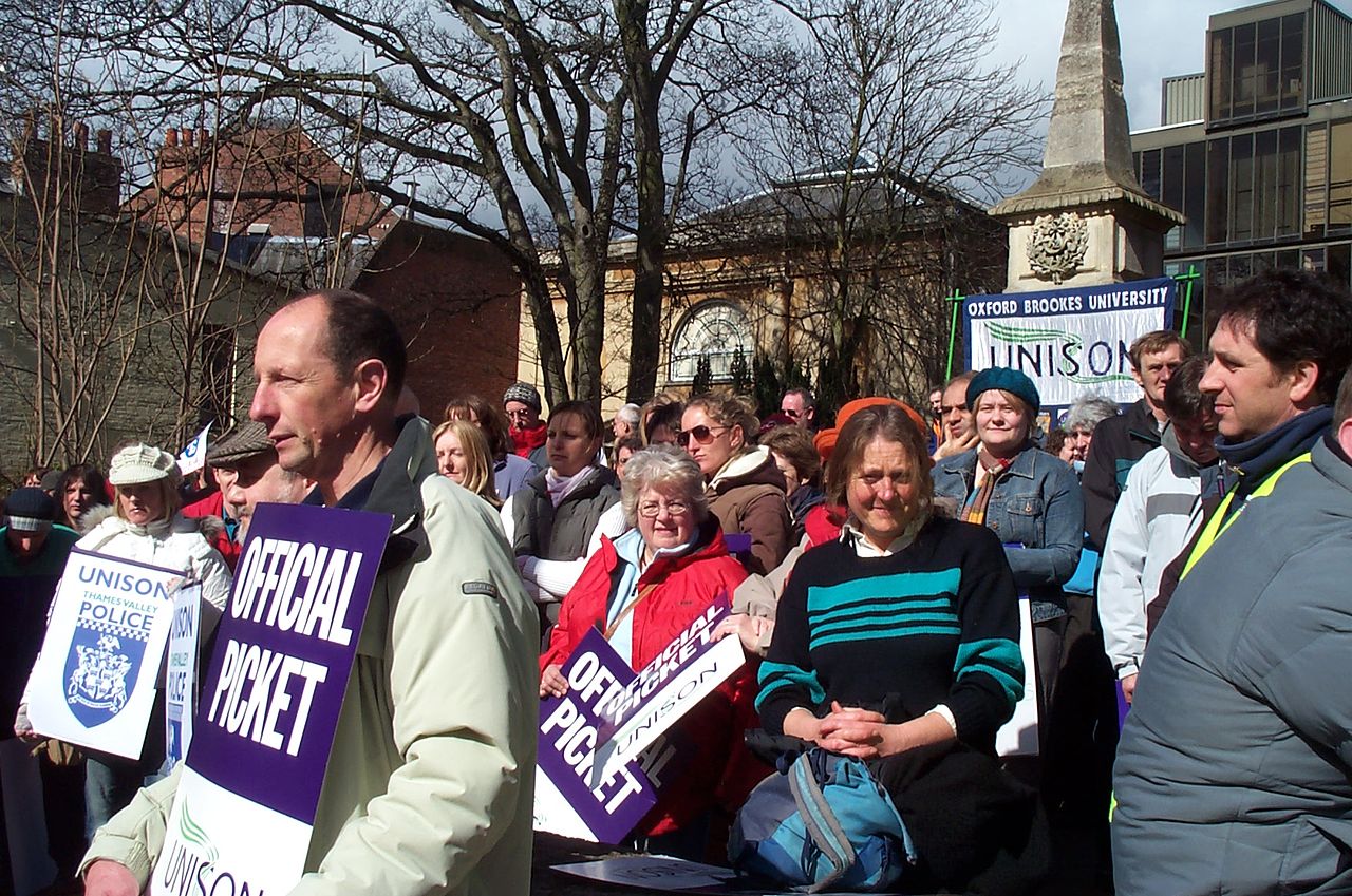 A rally of the trade union UNISON in Oxford by Kaihsu