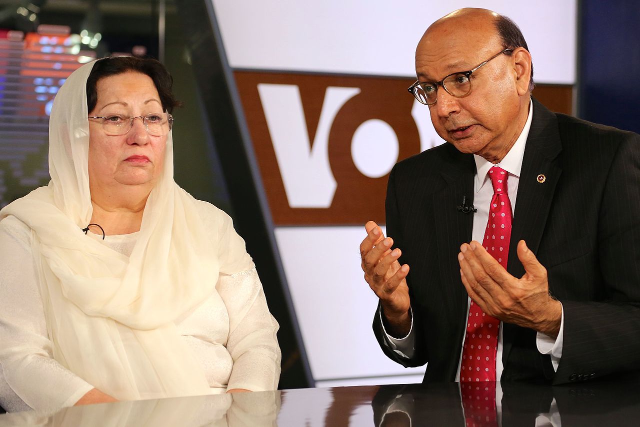 Khizr and Ghazala Khan August 2016 B Allen VOA