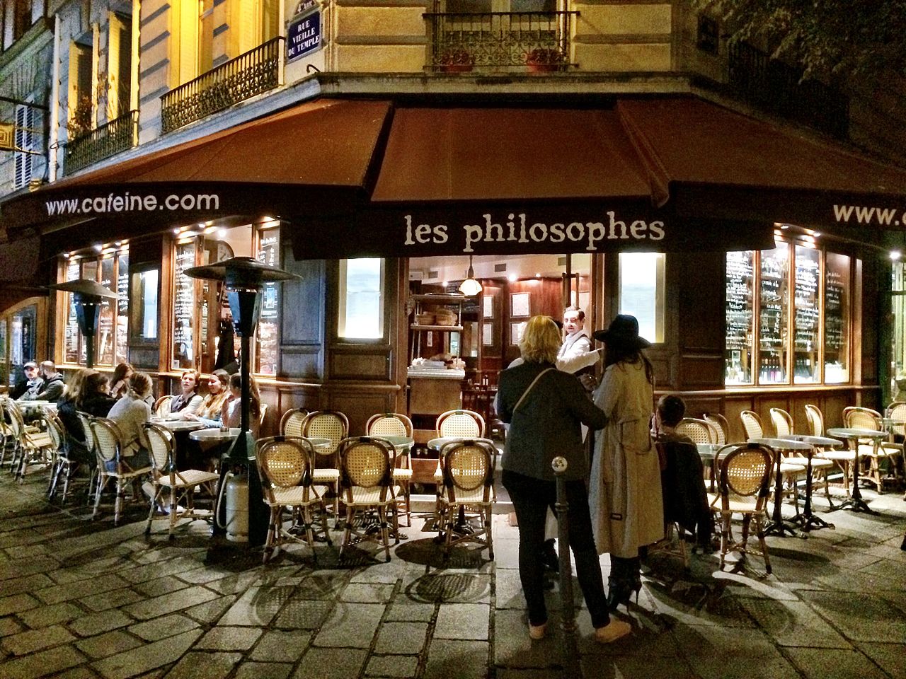 Les Philosophes Restaurant Rue Vieille du Temple Paris photo Guy Courtois