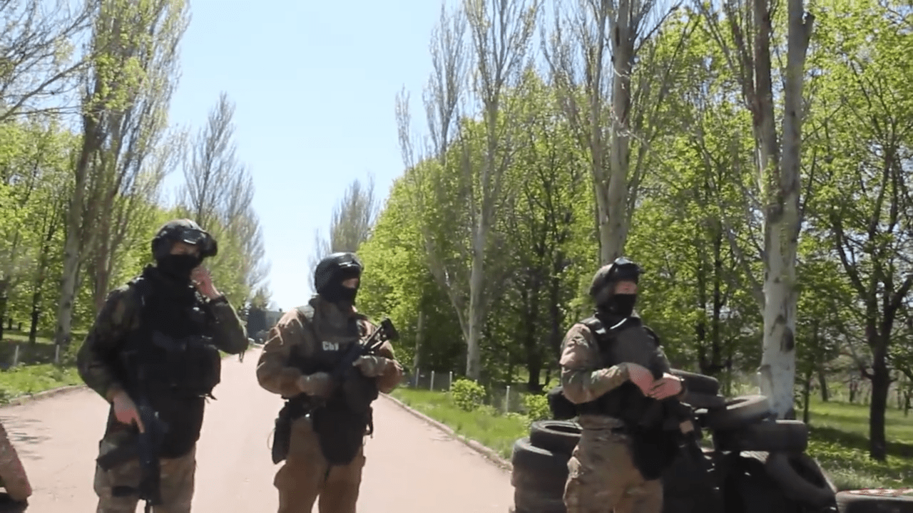 SBU agents in Kramatorsk by Graham Phillips