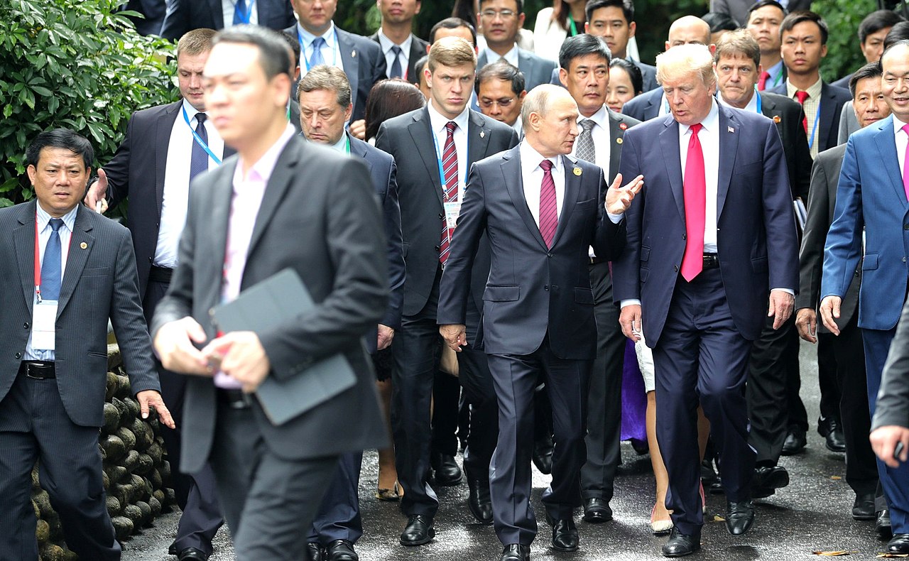 Vladimir Putin Donald Trump at APEC Summit in Da Nang Vietnam by kremlin.ru