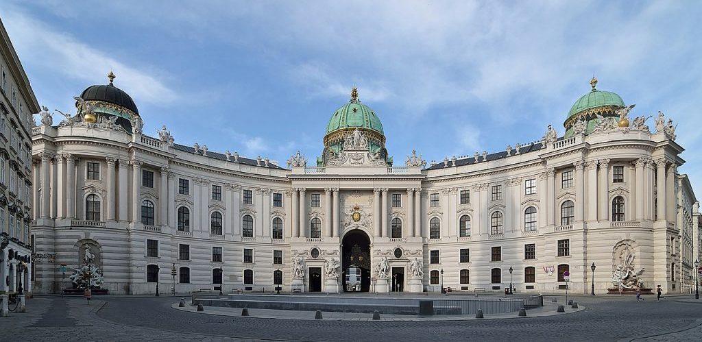 Michaelerplatz und Michaelertrakt am Sonntag morgen wahrend des Covid 19 lockdowns by Herzi Pinki