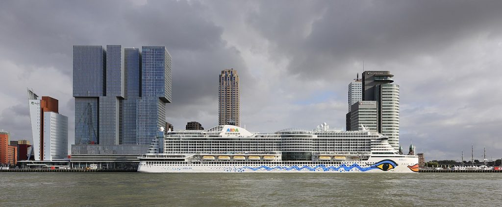 Rotterdam Port by Martin Falbisoner