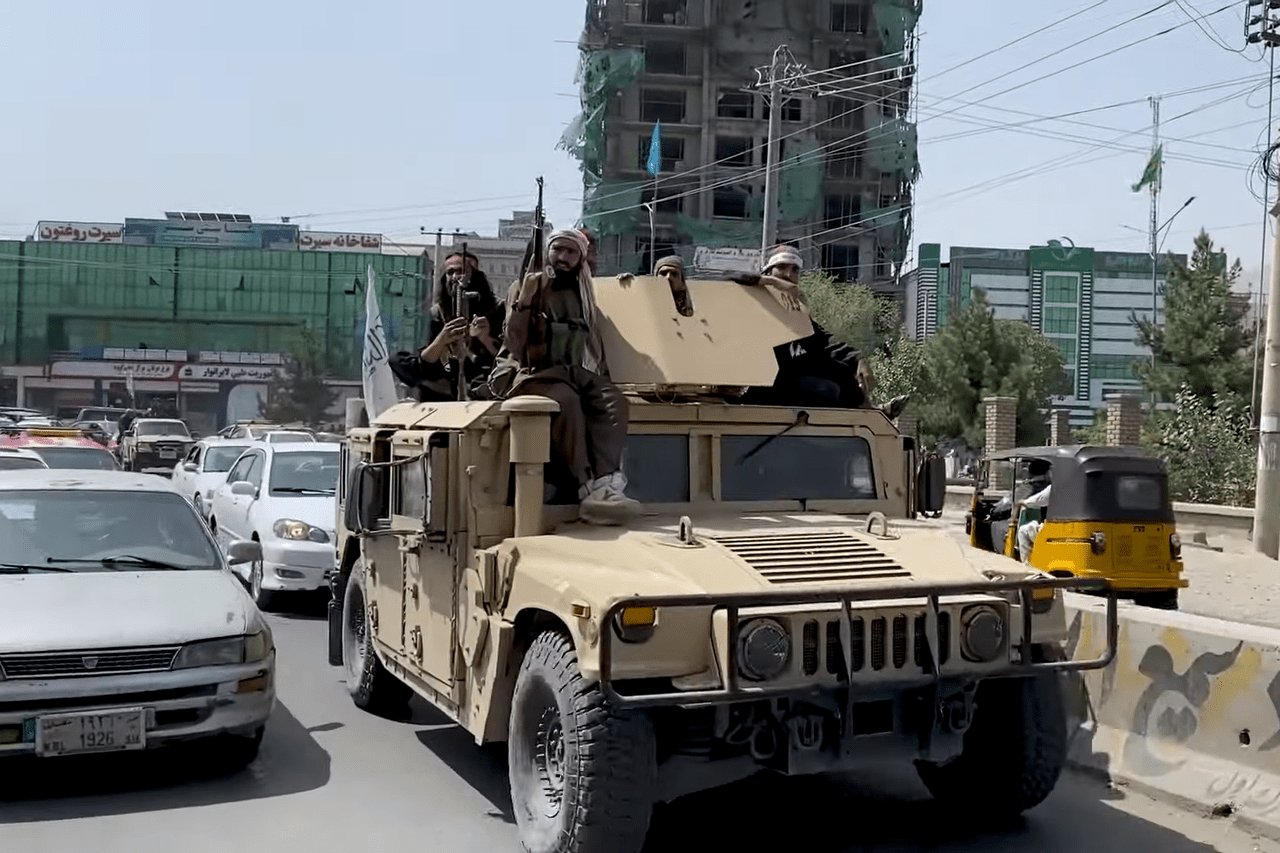 Humvee Tálibánu v Kábulu, srpen 2021, Voice of America News